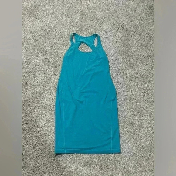 Lululemon go for it dress with sinched back - Picture 2 of 6